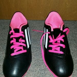 Adidas girls soccer cleats